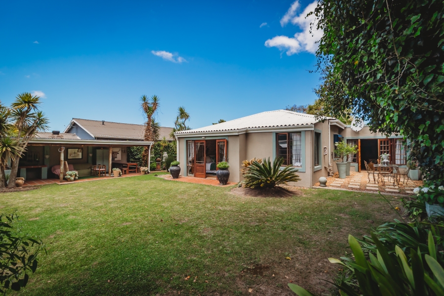 4 Bedroom Property for Sale in Fernridge Western Cape